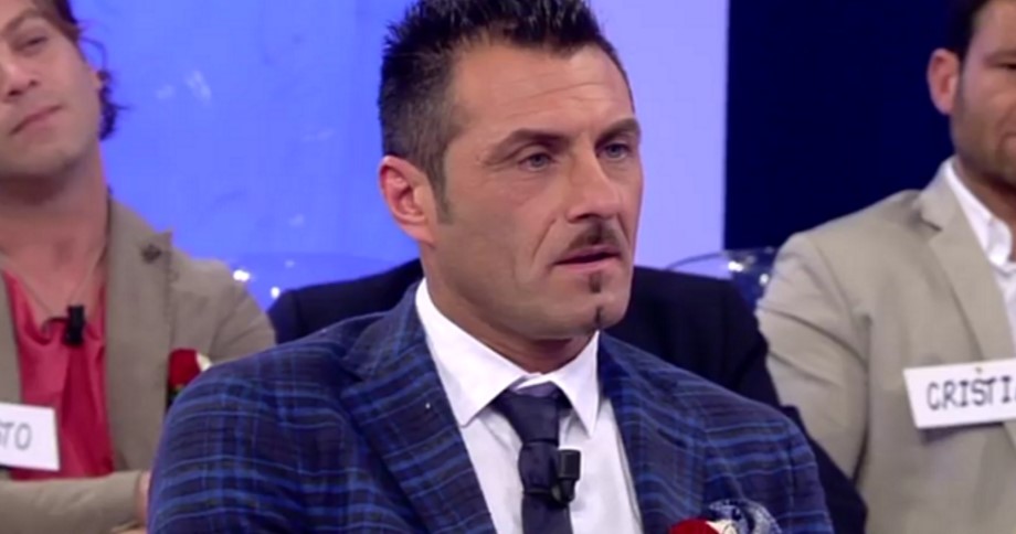 Uomini e Donne, Oggi: Donatella e Valentina troncano con Sossio Uomini e Donne, Oggi: Donatella e Valentina troncano con Sossio