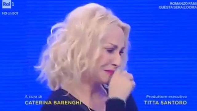 Antonella Clerici in lacrime alla Prova del Cuoco, è morto il suo compagno a quattro zampe (VIDEO) Antonella Clerici in lacrime alla Prova del Cuoco, è morto il suo compagno a quattro zampe (VIDEO)