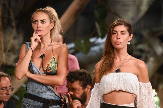 Bianca Aztei in lacrime: tutta colpa di Elena Morali Bianca Aztei in lacrime: tutta colpa di Elena Morali