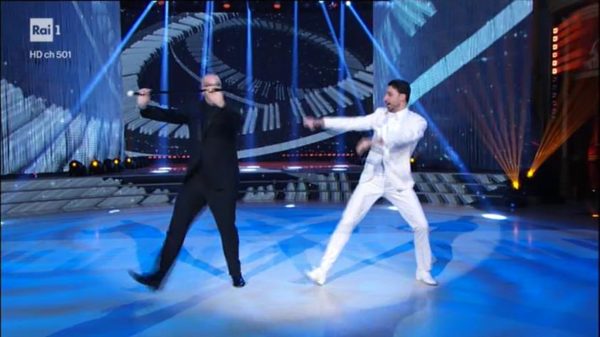 Ballando con le stelle, un giudice si rifiuta di votare la coppia uomo-uomo Ballando con le stelle, un giudice si rifiuta di votare la coppia uomo-uomo