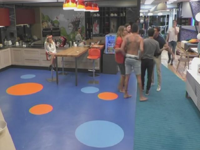 GF 15, Filippo Contri e Simone Coccia litigano a causa di Lucia Bramieri GF 15, Filippo Contri e Simone Coccia litigano a causa di Lucia Bramieri