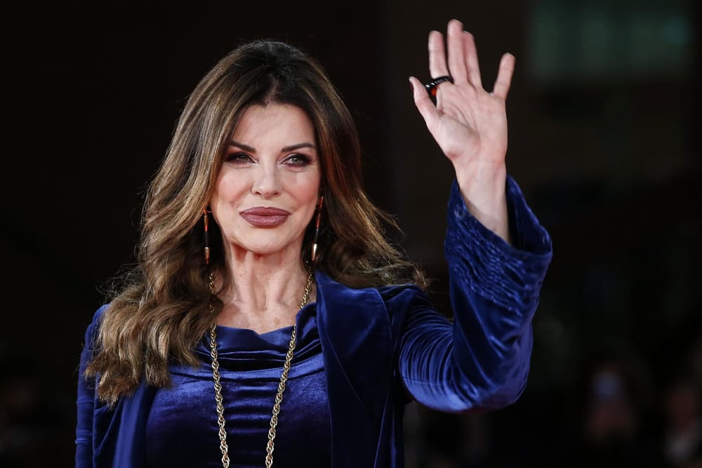 Alba Parietti: “Mi chiedo perchè la De Filippi non mi abbia mai portato a lavorare con lei” Alba Parietti: “Mi chiedo perchè la De Filippi non mi abbia mai portato a lavorare con lei”