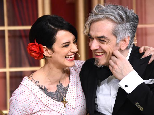 Asia Argento e Morgan, la figlia pubblica su Instagram la foto del sedile da lei “imbrattato”