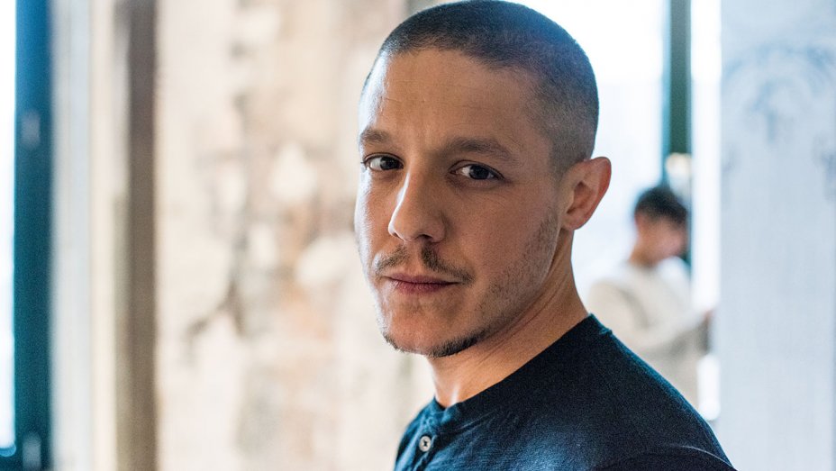 Rattlesnake, Theo Rossi protagonista del thriller di Netflix