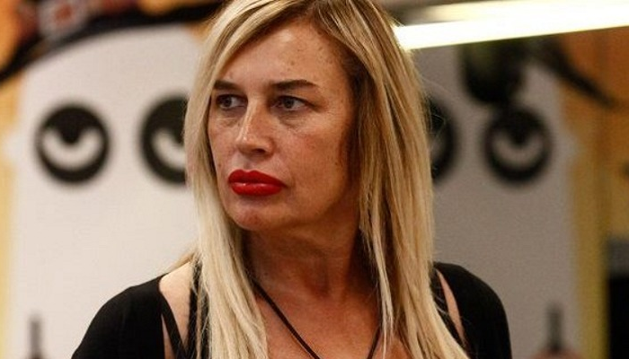 Lory Del Santo in lacrime: “Devo andarmene sono ancora vulnerabile” Lory Del Santo in lacrime: “Devo andarmene sono ancora vulnerabile”