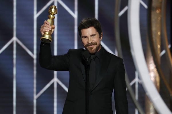 Christian Bale “ringrazia Satana” ai Golden Globes 2019: Video