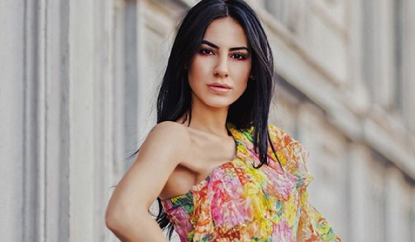 Giulia De Lellis si svela: “Tra dieci anni mi vedo mamma e moglie” Giulia De Lellis si svela: “Tra dieci anni mi vedo mamma e moglie”
