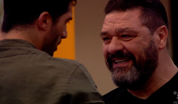 Michael Terlizzi insultato al GF16? Il padre entra nella casa per difenderlo Michael Terlizzi insultato al GF16? Il padre entra nella casa per difenderlo