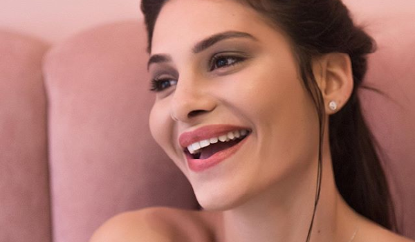 Ludovica Valli furiosa: “Ho una malformazione dalla nascita, ignorante” Ludovica Valli furiosa: “Ho una malformazione dalla nascita, ignorante”