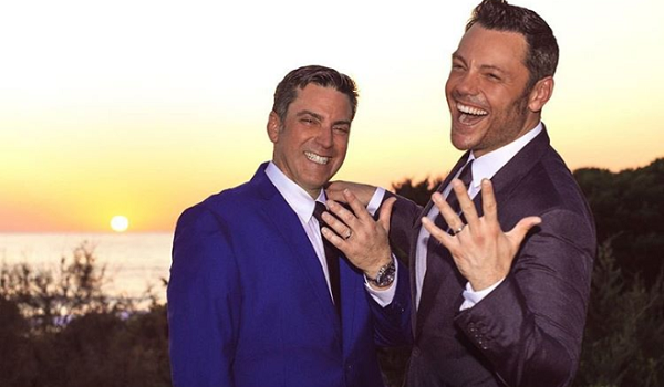 Tiziano Ferro e Victor si sono sposati in segreto a Sabaudia