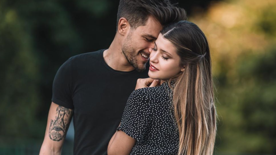 Andrea Zelletta racconta la prima volta con Natalia: “È stato bellissimo” Andrea Zelletta racconta la prima volta con Natalia: “È stato bellissimo”