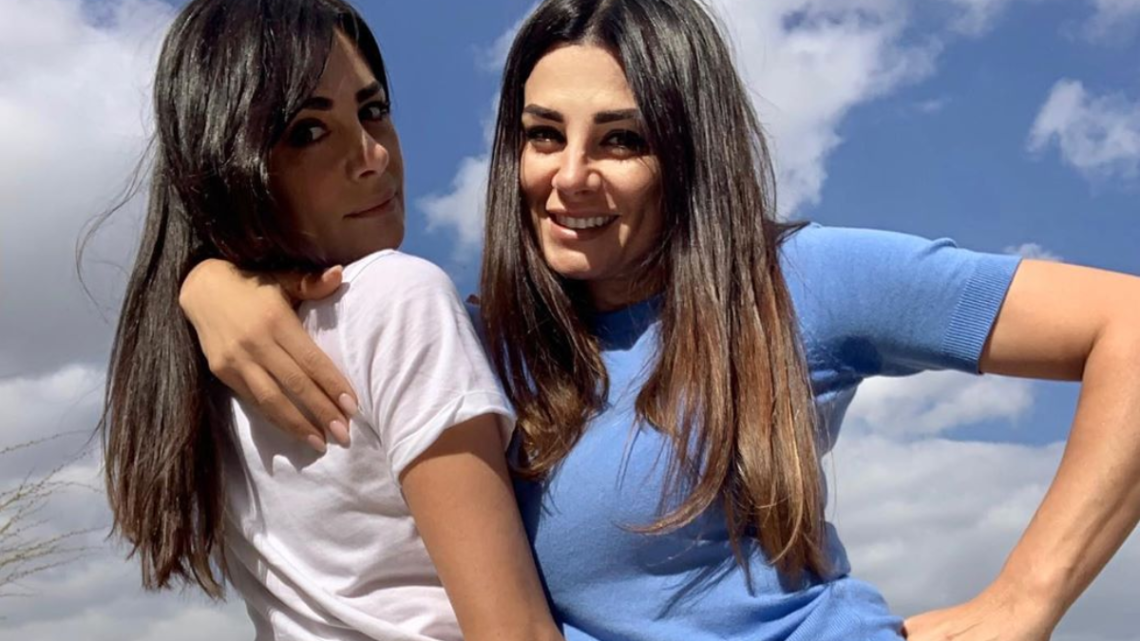 Elga Enardu difende Serena: “Querelo tutti, Conversano? È un povero sfigato” Elga Enardu difende Serena: “Querelo tutti, Conversano? È un povero sfigato”