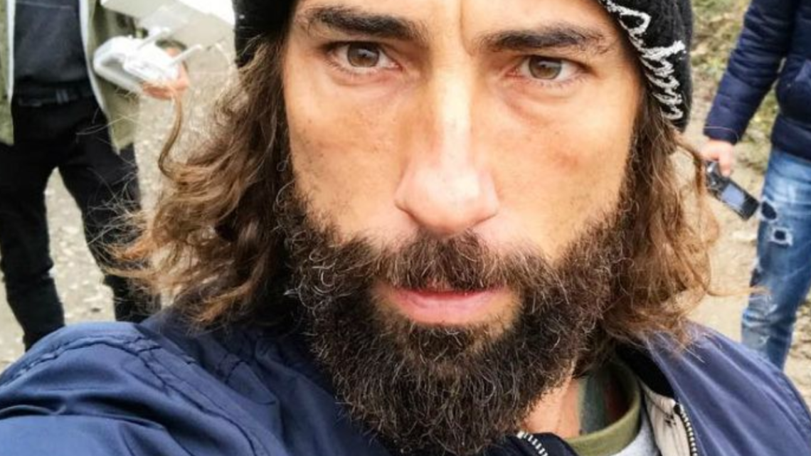Vittorio Brumotti aggredito a Pescara insieme alla sua troupe: “È successo un patatrac” Vittorio Brumotti aggredito a Pescara insieme alla sua troupe: “È successo un patatrac”