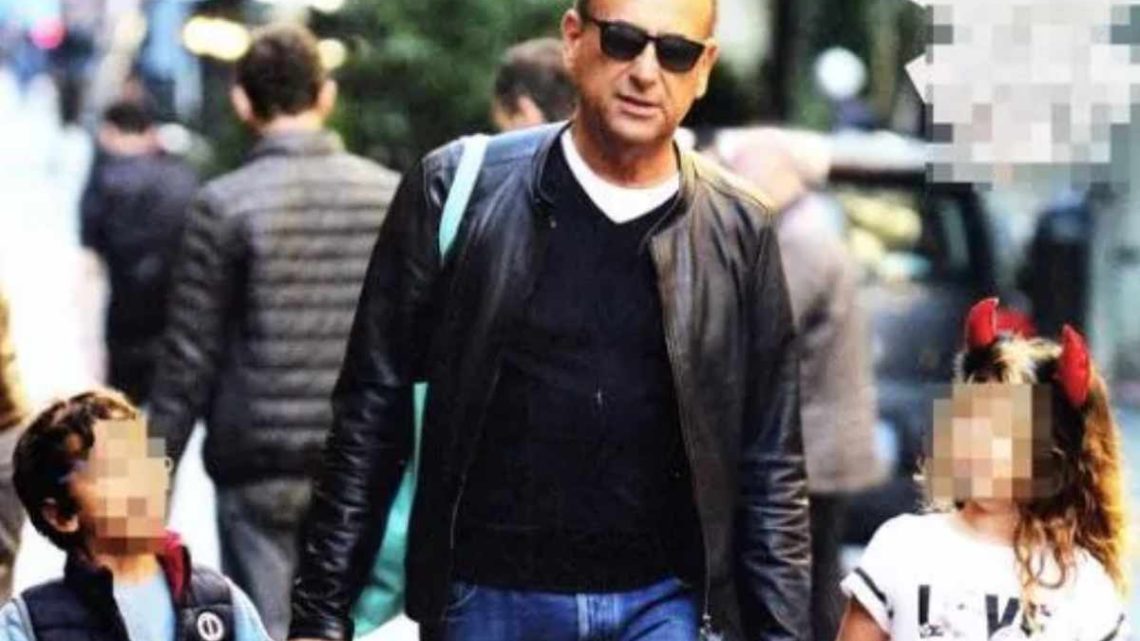 Carlo Conti insieme alla figlia di Fabrizio Frizzi: “Stella mi chiama Babbo Conti come faceva suo padre” Carlo Conti insieme alla figlia di Fabrizio Frizzi: “Stella mi chiama Babbo Conti come faceva suo padre”