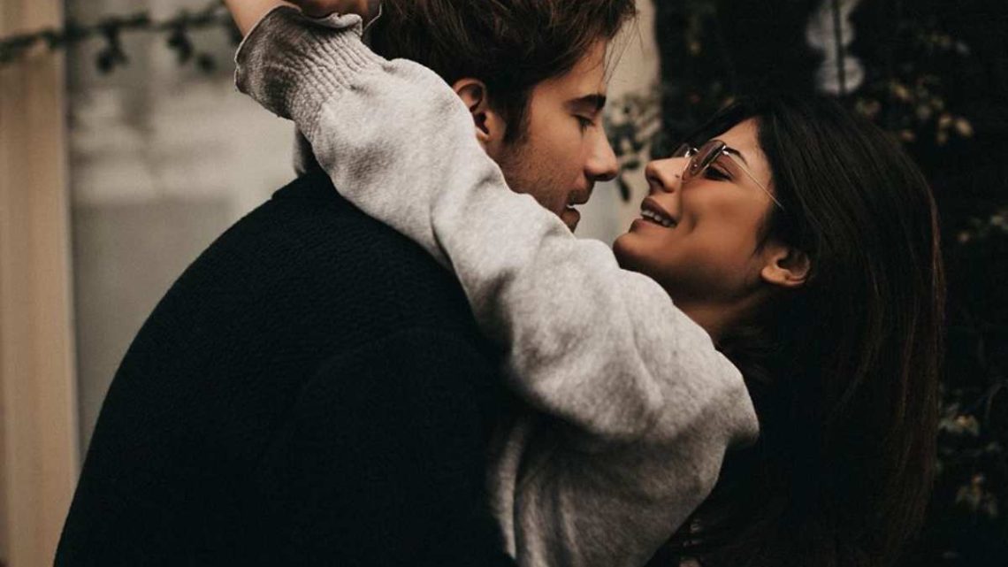 Uomini e Donne, Giulia Cavaglia e Francesco Sole più innamorati che mai: la romantica dedica di lui Uomini e Donne, Giulia Cavaglia e Francesco Sole più innamorati che mai: la romantica dedica di lui