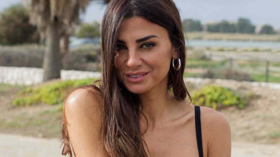 Serena Enardu svela: “È un periodo particolare, mi viene il malumore” Serena Enardu svela: “È un periodo particolare, mi viene il malumore”