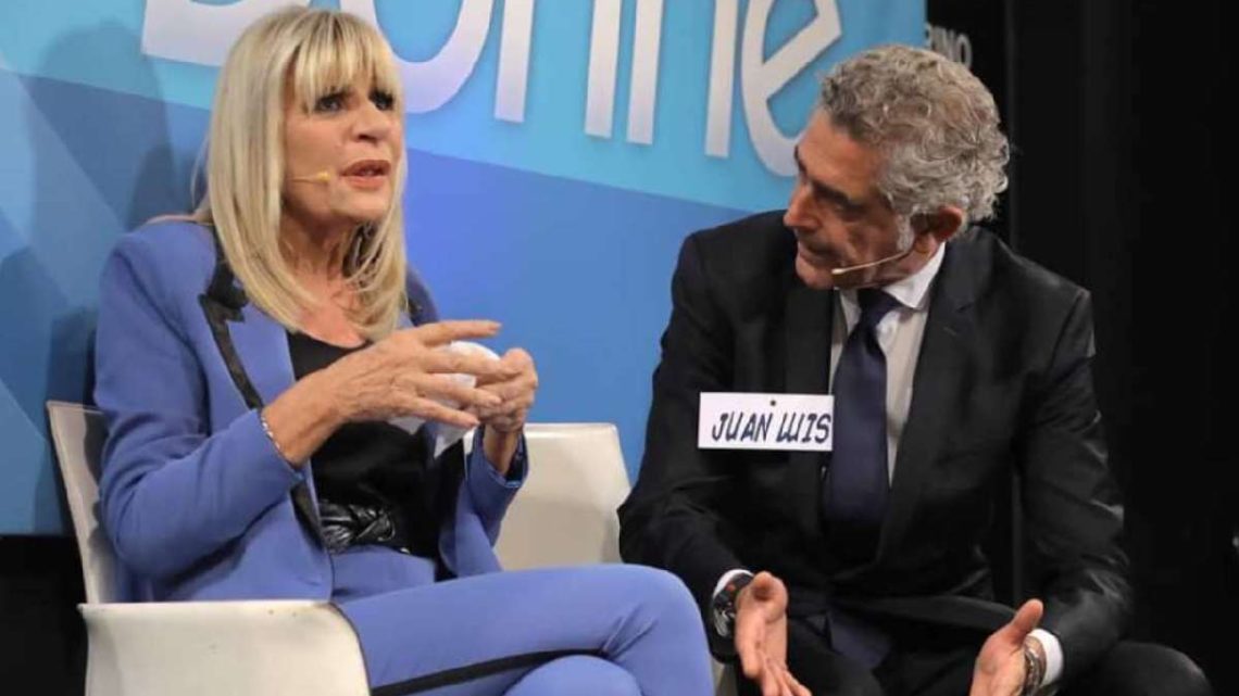 Gemma Galgani in lacrime: Juan Luis sta sentendo altre donne? La segnalazione di Armando Gemma Galgani in lacrime: Juan Luis sta sentendo altre donne? La segnalazione di Armando