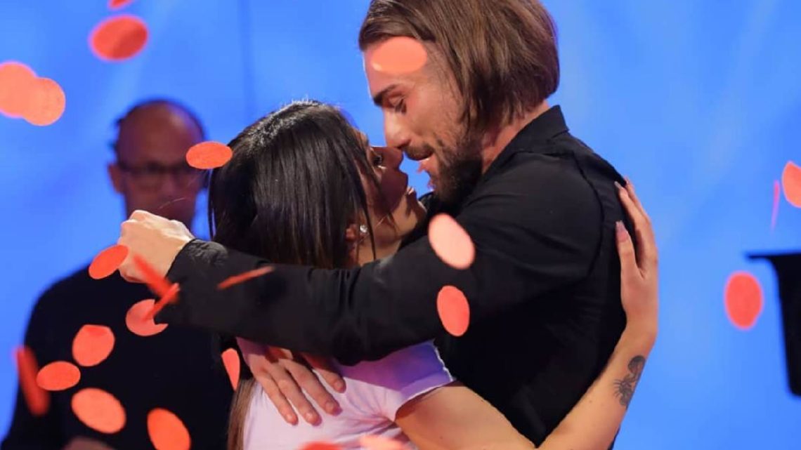 Giulia Quattrociocche ha scelto Daniele Schiavon: “Volevo trovare una persona e l’ho trovata” Giulia Quattrociocche ha scelto Daniele Schiavon: “Volevo trovare una persona e l’ho trovata”