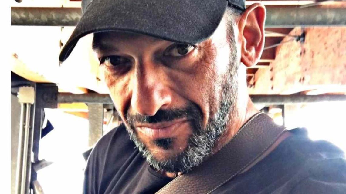 Pago corteggiato da molte donne dopo la rottura con Serena: spunta un’artista famosa misteriosa Pago corteggiato da molte donne dopo la rottura con Serena: spunta un’artista famosa misteriosa