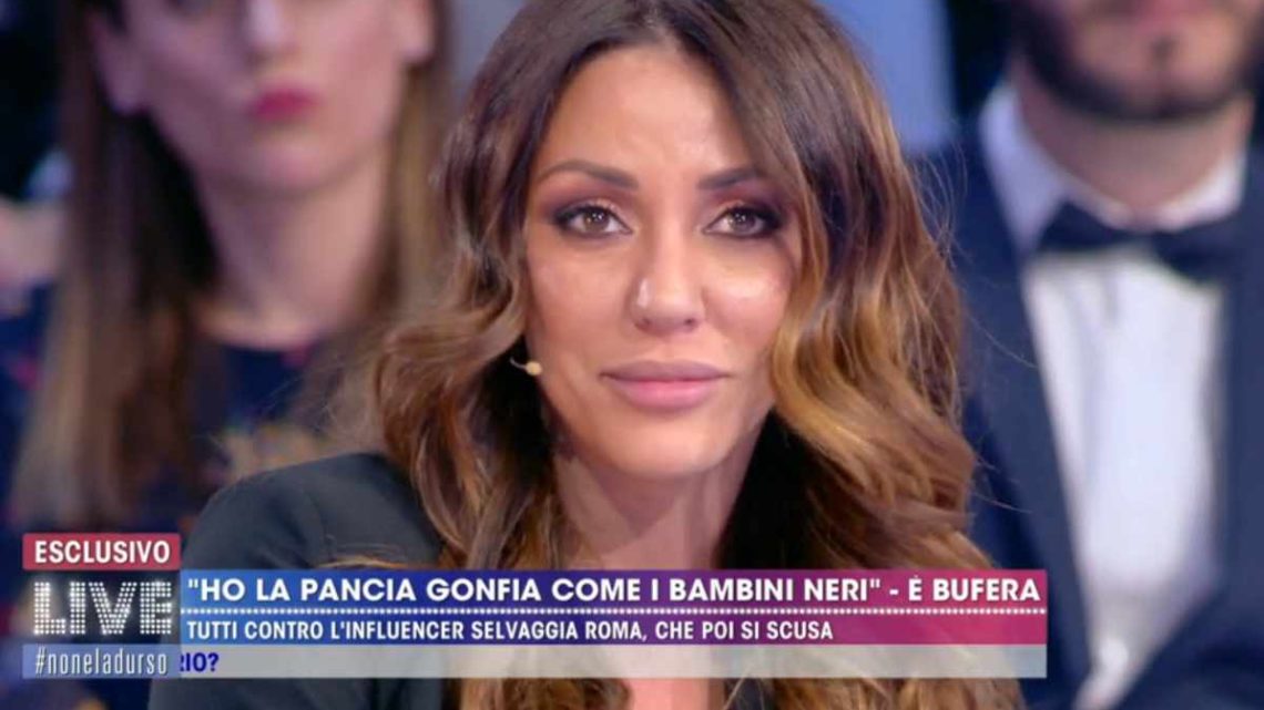 Selvaggia Roma massacrata sul web, a Live-Non è la d’Urso dice: “Mi scuso per la leggerezza” Selvaggia Roma massacrata sul web, a Live-Non è la d’Urso dice: “Mi scuso per la leggerezza”