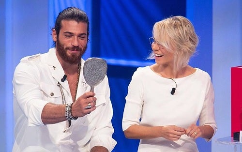 Ascolti TV primetime, sabato 18 gennaio 2020: C’è posta per te vola al 30.9%, Meraviglie al 17.7% Ascolti TV primetime, sabato 18 gennaio 2020: C’è posta per te vola al 30.9%, Meraviglie al 17.7%