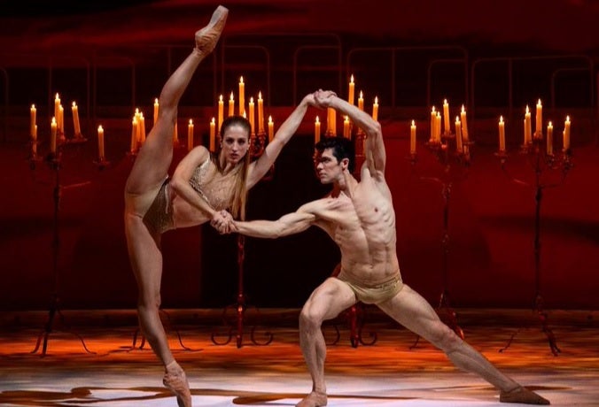 Ascolti TV primetime, mercoledì 1 gennaio 2020: Danza con me al 21.8%, Dirty Dancing al 7.8% Ascolti TV primetime, mercoledì 1 gennaio 2020: Danza con me al 21.8%, Dirty Dancing al 7.8%
