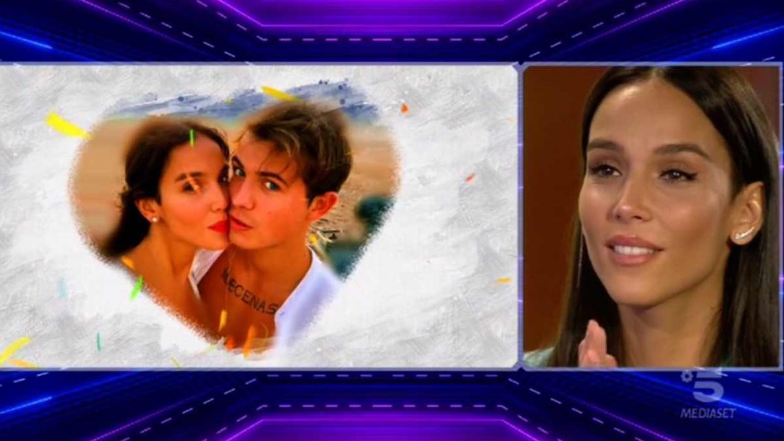 Grande Fratello Vip, Paola Di Benedetto commossa: il fidanzato le fa una sorpresa Grande Fratello Vip, Paola Di Benedetto commossa: il fidanzato le fa una sorpresa