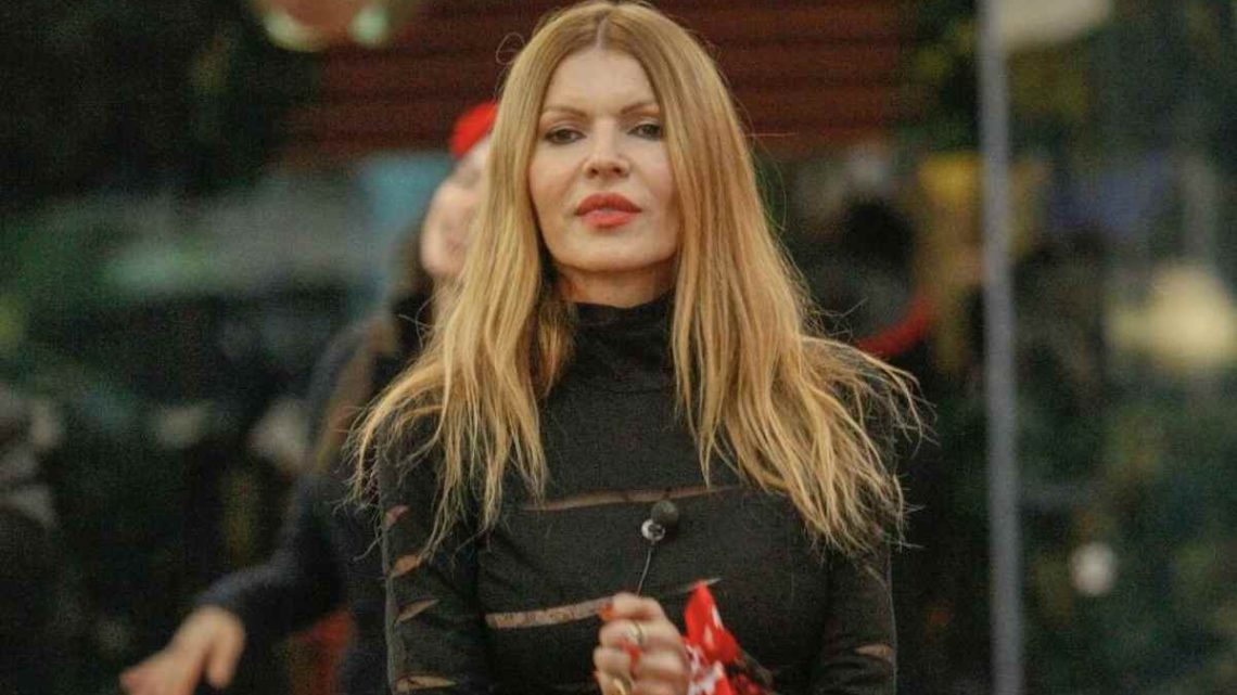 Rita Rusic hot al Grande Fratello Vip: beccata nella notte mentre si tocca