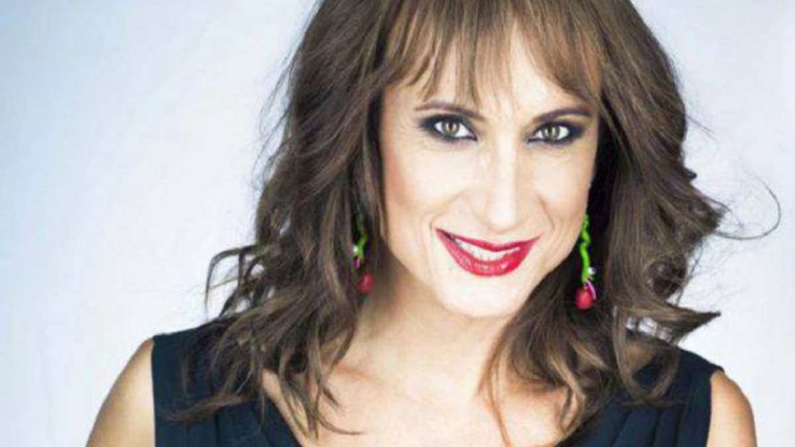 Vladimir Luxuria commenta la battuta dei Gem Boy: “Era fuori luogo e fuori tempo”, Cristina D’Avena chiede scusa Vladimir Luxuria commenta la battuta dei Gem Boy: “Era fuori luogo e fuori tempo”, Cristina D’Avena chiede scusa