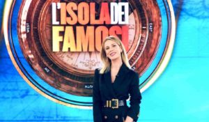 Alessia Marcuzzi lascia l’Isola e spiega: “Si è chiuso un cerchio, mi sembrava di aver dato tutto”