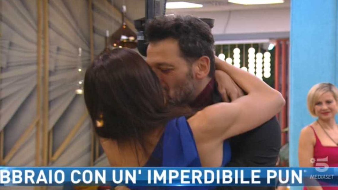 Serena Enardu e Pago sono tornati insieme: lei è una nuova concorrente del Grande Fratello Vip Serena Enardu e Pago sono tornati insieme: lei è una nuova concorrente del Grande Fratello Vip