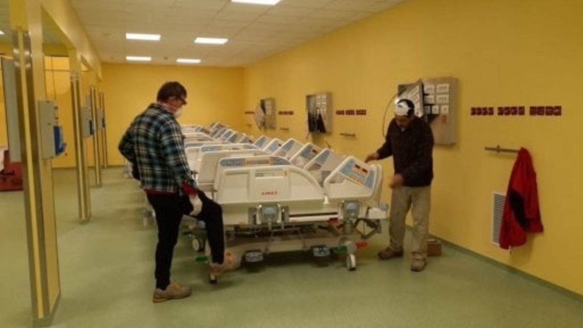 Fedez mostra il reparto di terapia intensiva realizzato grazie alla raccolta fondi: “Venerdì 20 sarà pronto per il collaudo” Fedez mostra il reparto di terapia intensiva realizzato grazie alla raccolta fondi: “Venerdì 20 sarà pronto per il collaudo”