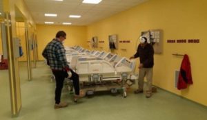 Coronavirus, Fedez mostra immagini reparto terapia intensiva