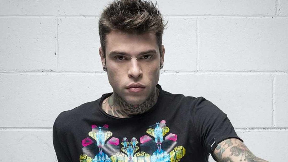 Fedez furioso, hater annuncia la finta morte del figlio Leone: “Sono senza parole, fai schifo” Fedez furioso, hater annuncia la finta morte del figlio Leone: “Sono senza parole, fai schifo”