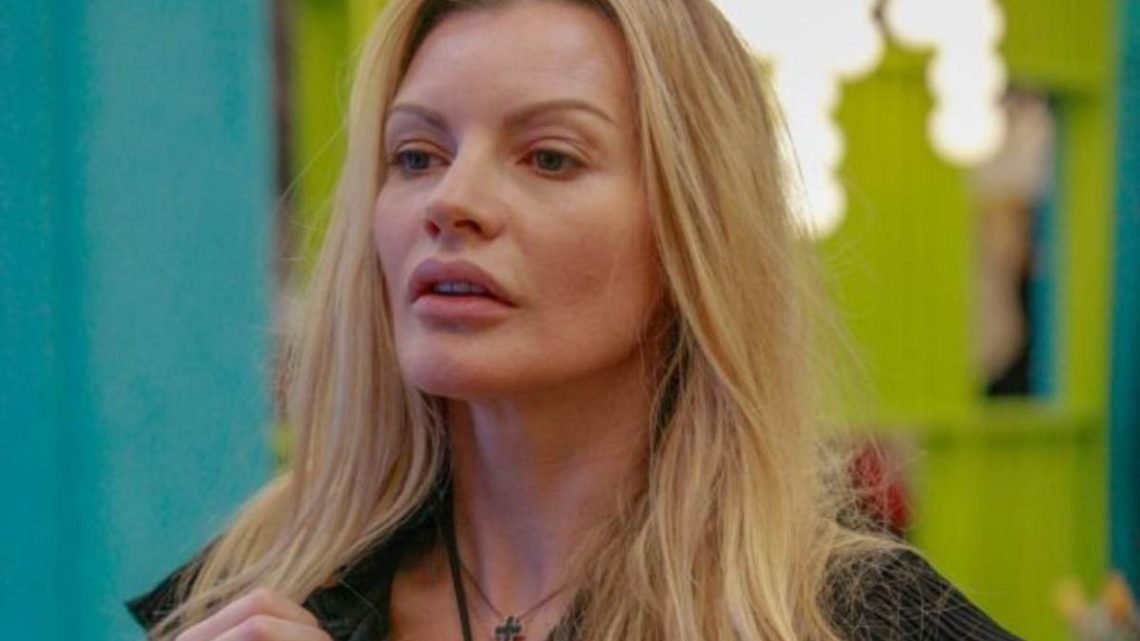 Licia Nunez lancia una frecciatina a Pago, attacca poi Antonella Elia: “Lei istiga sempre” Licia Nunez lancia una frecciatina a Pago, attacca poi Antonella Elia: “Lei istiga sempre”