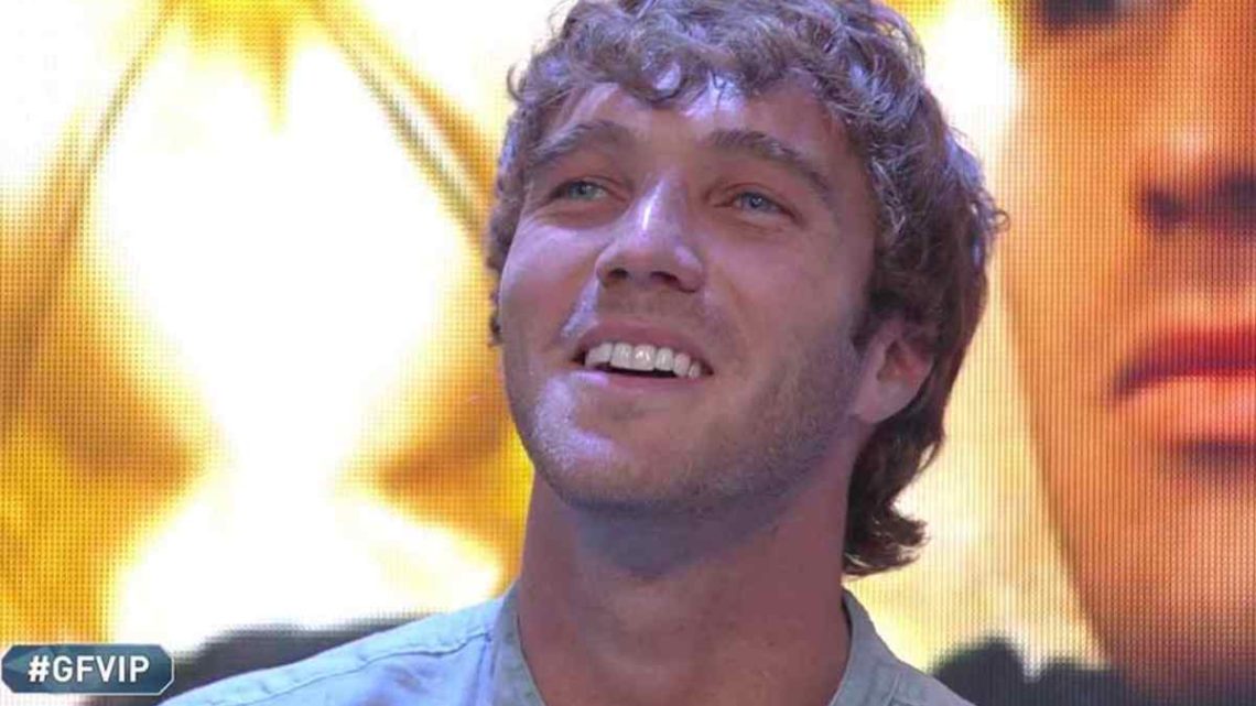 Clizia ha mentito sulla sua età? La reazione di Paolo Ciavarro: “Dell’età non me ne frega nulla” Clizia ha mentito sulla sua età? La reazione di Paolo Ciavarro: “Dell’età non me ne frega nulla”