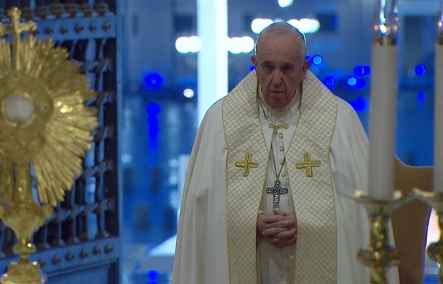 Ascolti TV primetime, venerdì 27 marzo 2020: La Benedizione Urbi et Orbi di Papa Francesco al 32.7%, Amici di Maria De Filippi al 20.5% Ascolti TV primetime, venerdì 27 marzo 2020: La Benedizione Urbi et Orbi di Papa Francesco al 32.7%, Amici di Maria De Filippi al 20.5%