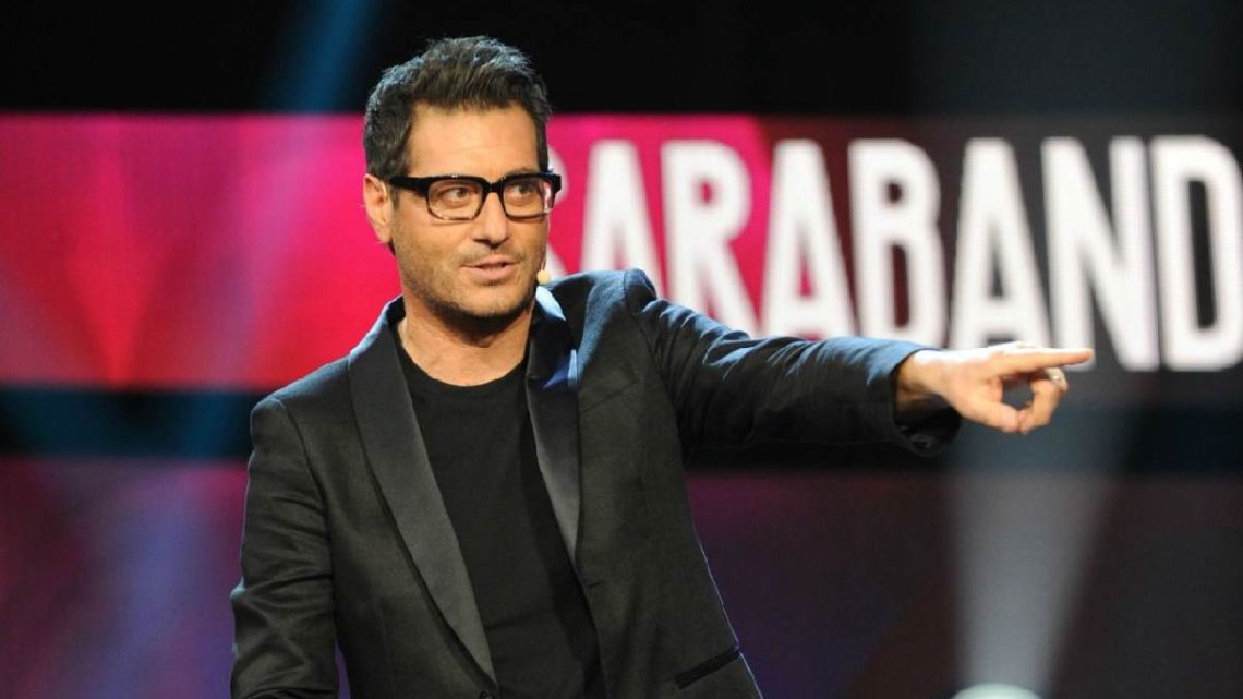 Sarabanda di nuovo in tv con Enrico Papi: i cambiamenti della nuova edizione Sarabanda di nuovo in tv con Enrico Papi: i cambiamenti della nuova edizione