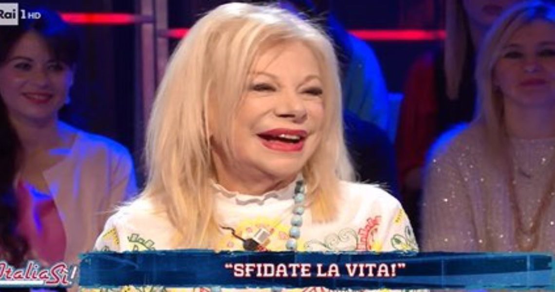 Italia Sì, la caduta di Sandra Milo e la sua epica risposta – VIDEO Italia Sì, la caduta di Sandra Milo e la sua epica risposta – VIDEO