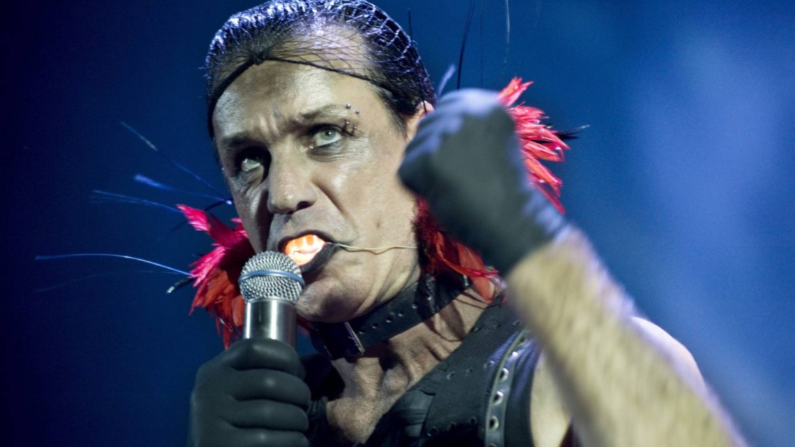 Till Lindemann ha preso il Coronavirus: in terapia intensiva ma sta migliorando Till Lindemann ha preso il Coronavirus: in terapia intensiva ma sta migliorando