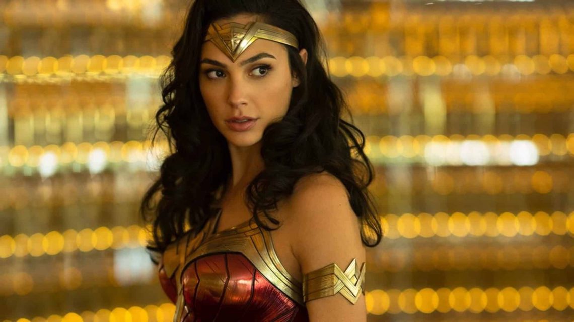 Coronavirus: Wonder Woman 1984 slitta, il messaggio di Gal Gadot Coronavirus: Wonder Woman 1984 slitta, il messaggio di Gal Gadot