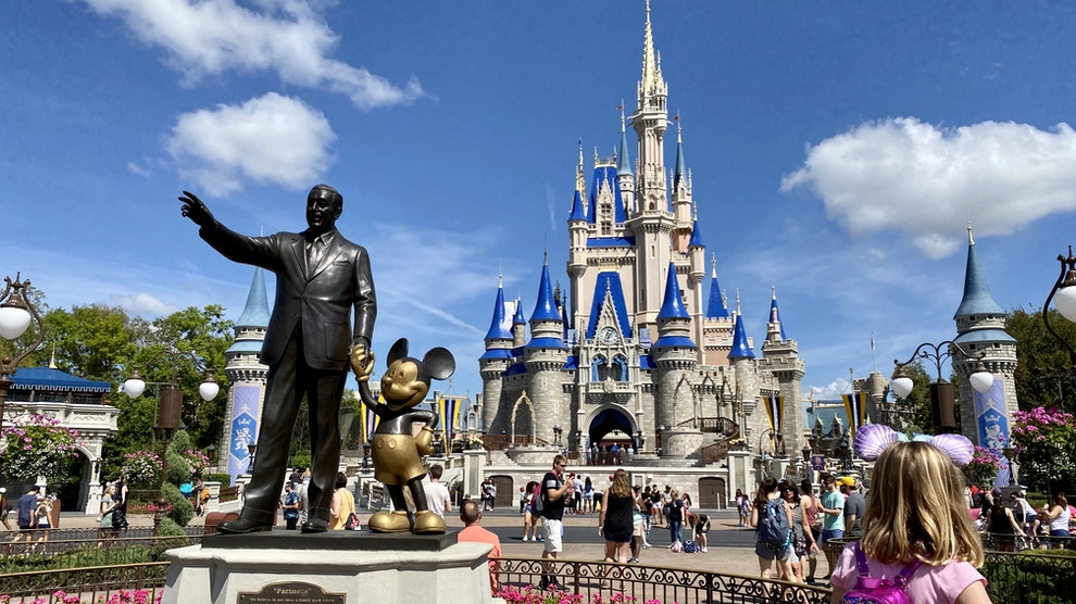 La Disney smette di pagare quasi metà del personale durante il Covid-19