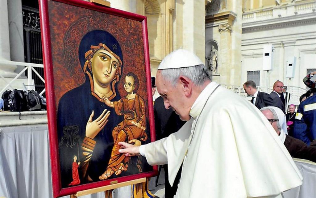 Preghiere “contro il coronavirus”: il testo delle preghiere a Maria proposte dal Papa Preghiere “contro il coronavirus”: il testo delle preghiere a Maria proposte dal Papa