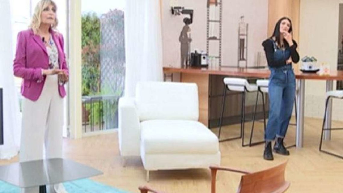 Uomini e Donne in onda il 20 aprile con Gemma e Giovanna: Maria spiega come sarà Uomini e Donne in onda il 20 aprile con Gemma e Giovanna: Maria spiega come sarà