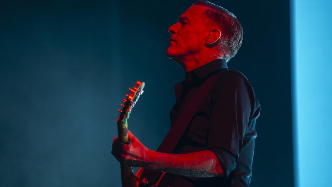 Bryan Adams contro i cinesi: “Fottuti mangiapipistrelli”, oggi le scuse Bryan Adams contro i cinesi: “Fottuti mangiapipistrelli”, oggi le scuse