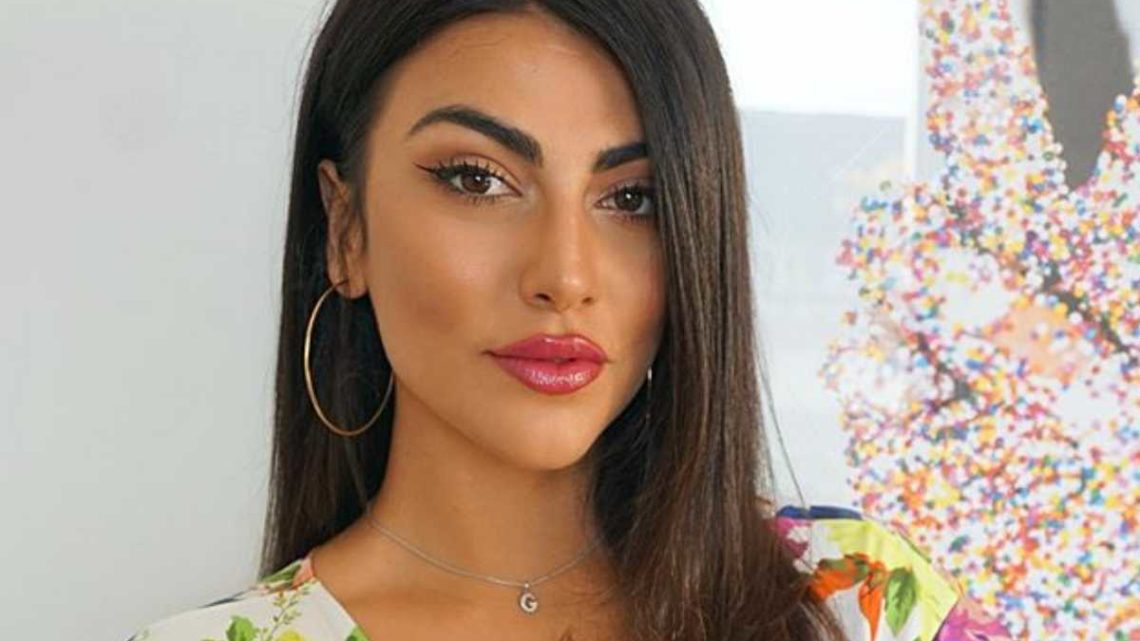 Giulia Salemi, svela anticipazioni sul suo libro: l’influencer parla di un’infanzia difficile Giulia Salemi, svela anticipazioni sul suo libro: l’influencer parla di un’infanzia difficile