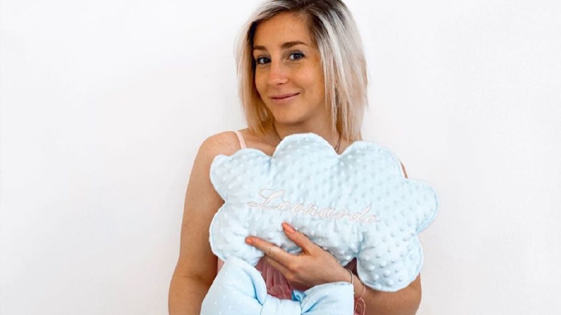 Lara Zorzetto svela il nome del figlio: “Zero fantasia, ma è di una splendida bellezza” Lara Zorzetto svela il nome del figlio: “Zero fantasia, ma è di una splendida bellezza”