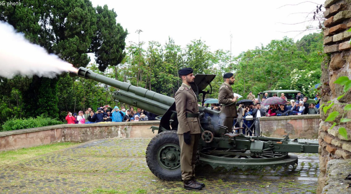 Storia del Cannone del Gianicolo: ora lo sparo a mezzogiorno fa cilecca Storia del Cannone del Gianicolo: ora lo sparo a mezzogiorno fa cilecca