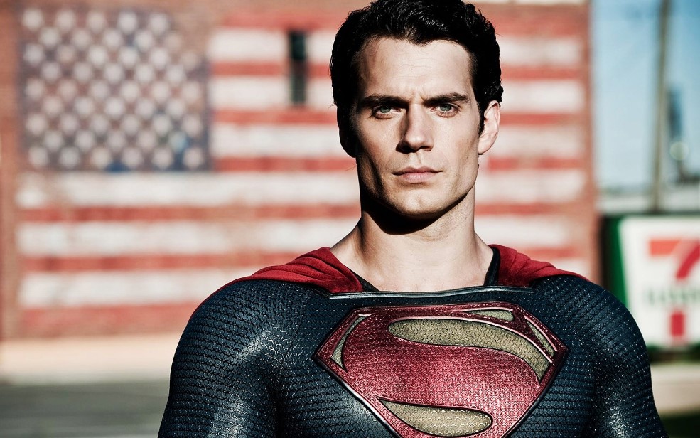 Henry Cavill torna ad essere Superman: ‘l’uomo d’acciaio’ per la Warner