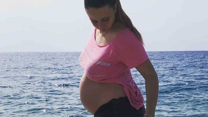 Anna Munafò, gravidanza: “Sono diventata una balenottera” svela poi la data del parto